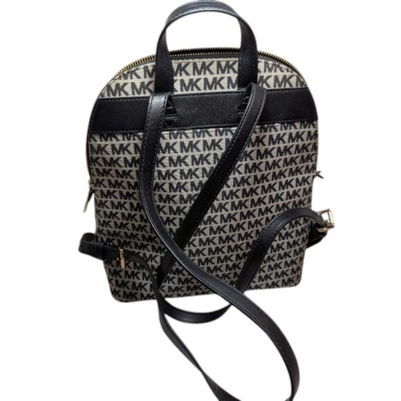 Michael Kors Cindy Logo Backpack NWOT - Picture 2 of 9